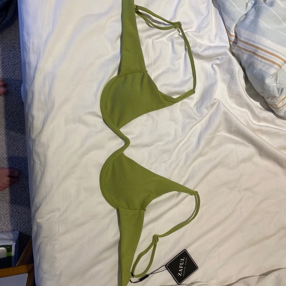 Green bikini top - Picture 2 of 4